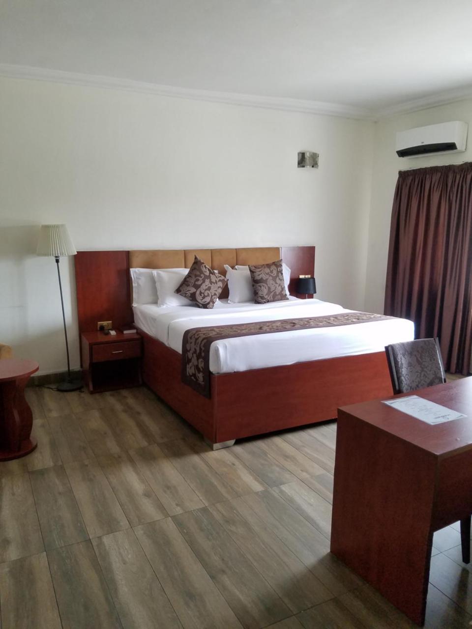 Bon Hotel Port Harcourt At La Kings Buitenkant foto